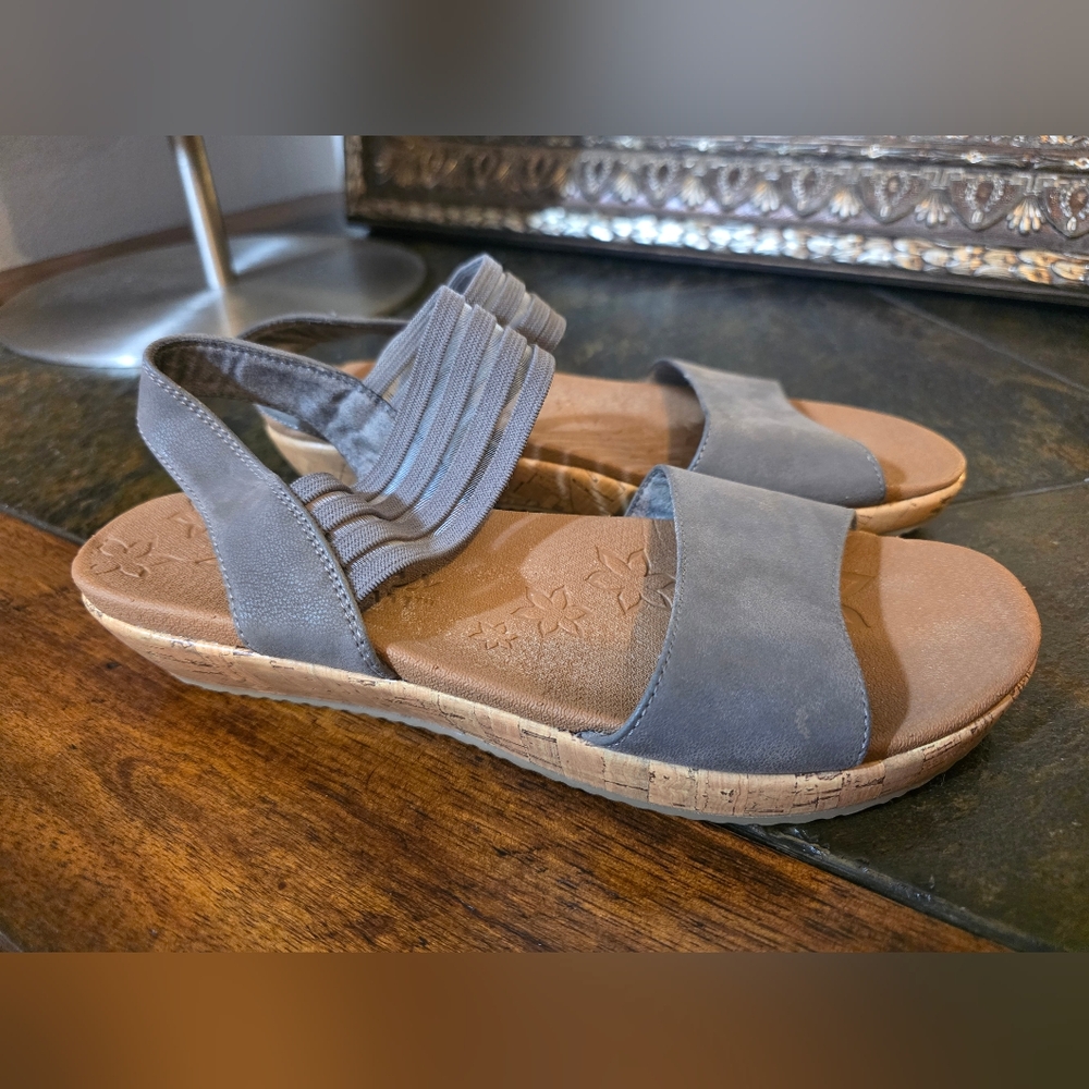 Skechers Luxe Foam Brie Lo'Profile Strappy Gray Sandals - Sz 8.5